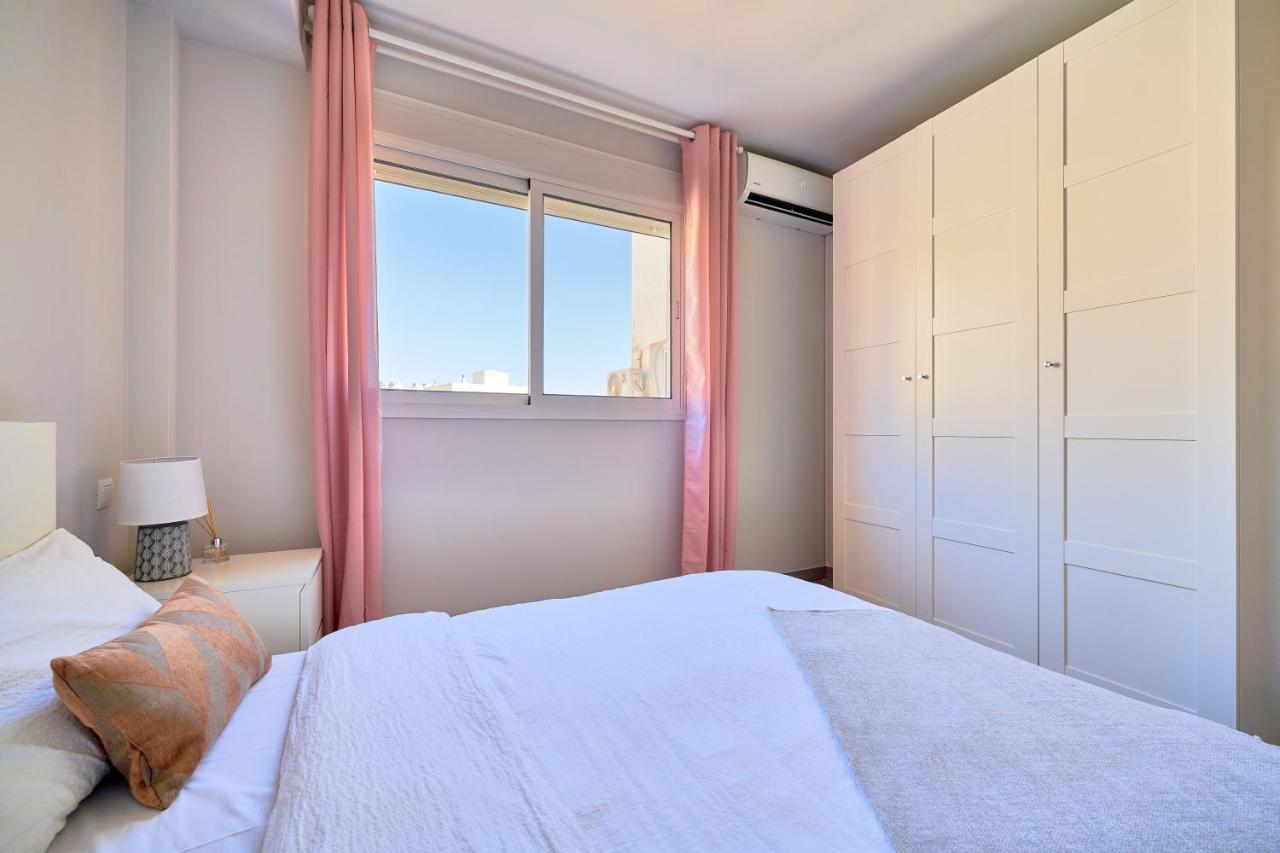 Appartamento Charming And Bright Flat In The Heart Of Málaga Esterno foto