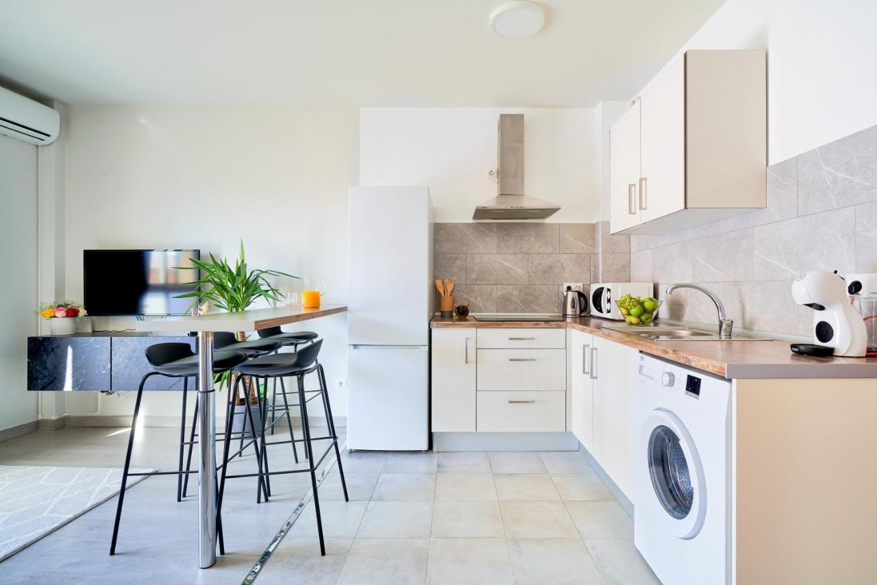 Appartamento Charming And Bright Flat In The Heart Of Málaga Esterno foto